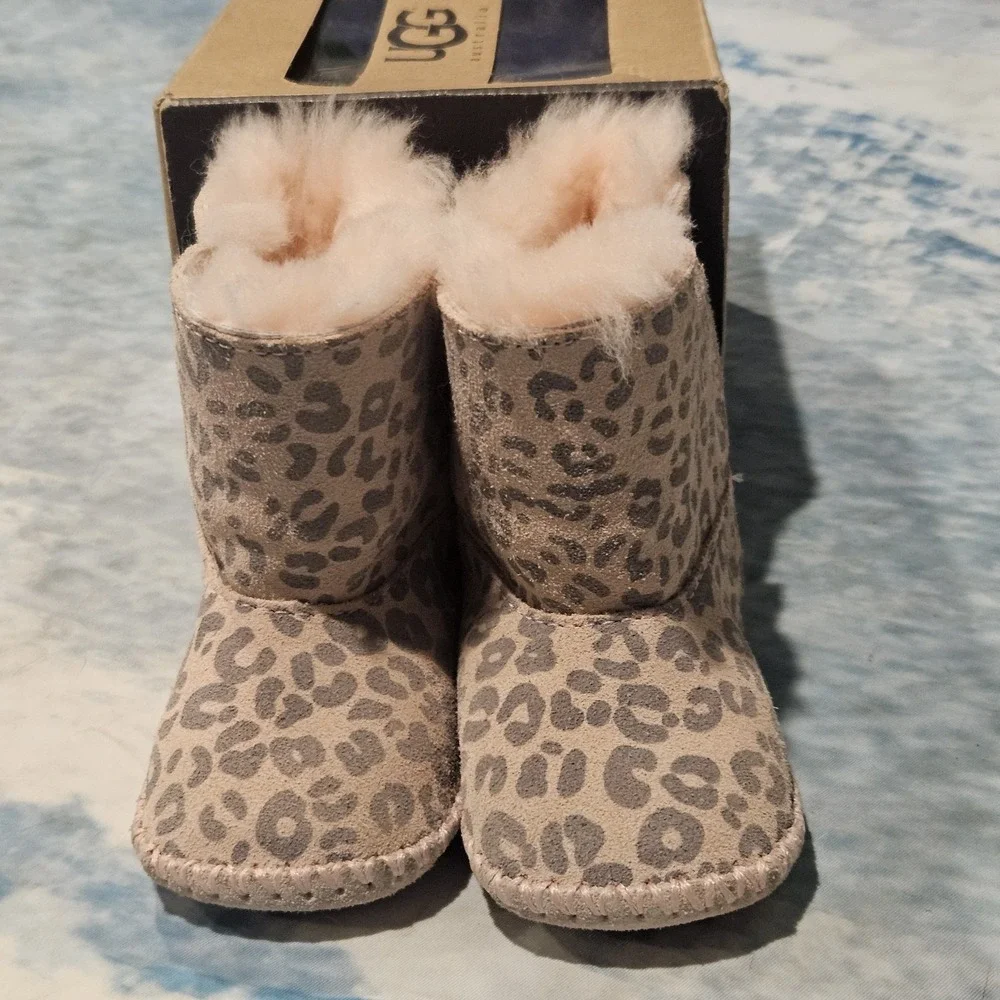 UGG Cassie Leopard Baby Boots Size 2/3 Pink Sheepskin 1001781 With Box